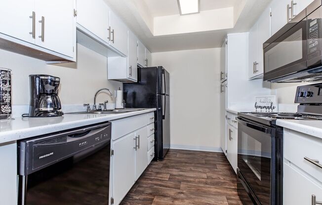 2 beds, 2 baths, 808 sqft, $1,525, Unit 714