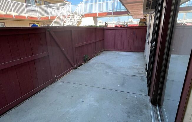 2 beds, 1 bath, 819 sqft, $2,295, Unit 1220-02