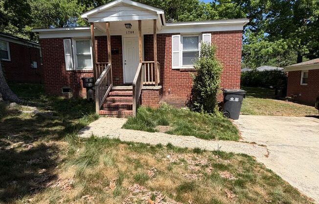 Recently Renovated 2 Bedroom 1 Bath Home AVAILABLE NOW . ($500 OFF Full Months Rent Must M/I By 4/30/26)