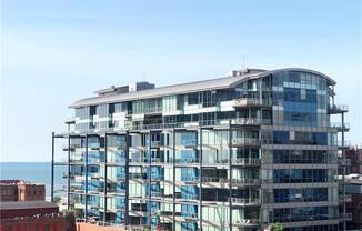 701 West Lakeside Ave