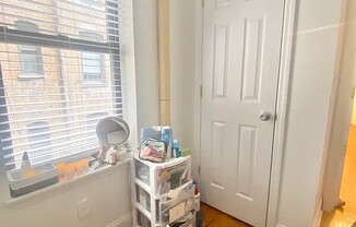 1 bed, 1 bath, $2,950, Unit 16
