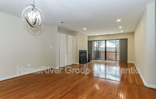 5590 VANTAGE PT RD