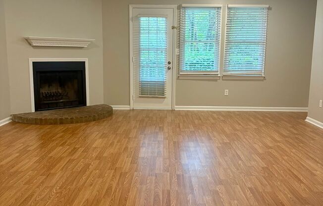 2bd/2.5bth home in Southpark! Location, Location, Location!
