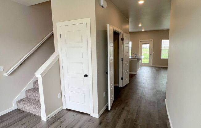 Location, Size, & Convenience!! BRAND NEW TOWNHOMES!