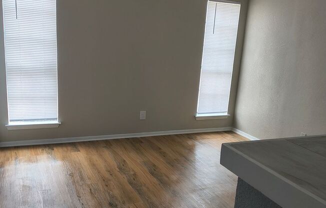 1 bed, 1 bath, 470 sqft, $749, Unit 304