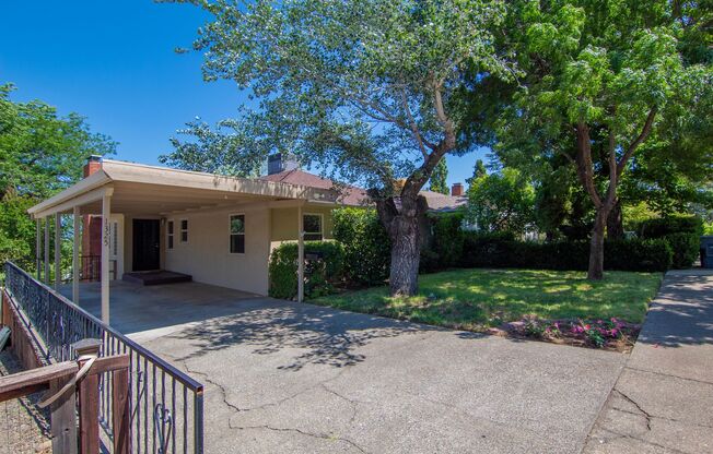 MOVE IN SPECIAL: $400 OFF FIRST MONTHS RENT! LANDSCAPING INCLUDED!