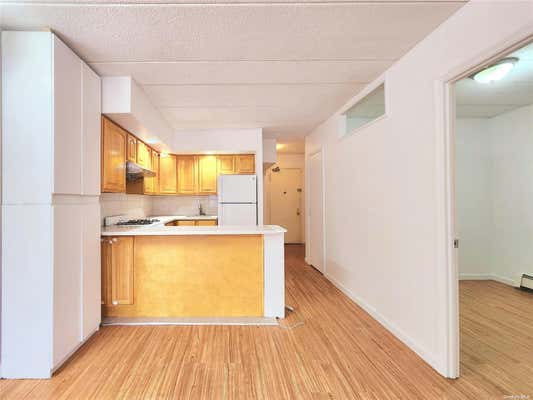 2 beds, 1 bath, $2,100