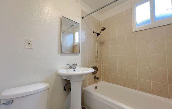 1 bed, 1 bath, $1,995, Unit 5046