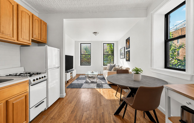 241 MULBERRY ST