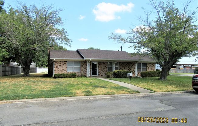 3 beds, 2 baths, $1,850