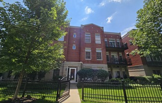807 W UNIVERSITY LN