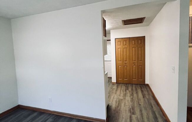 2 beds, 1 bath, $1,100