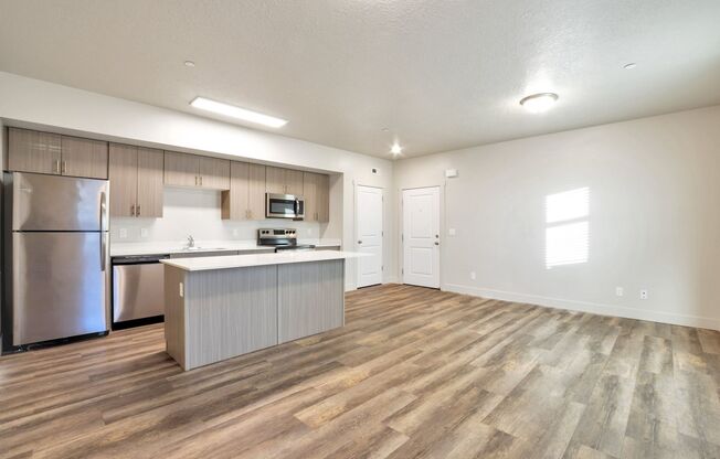 Stunning 2 Bed - 2 Bath - Pet Friendly Condo in Great Ogden Location! Available NOW!