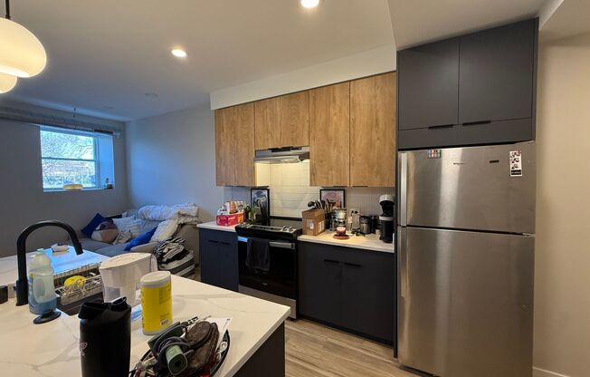 1 bed, 1 bath, 693 sqft, $1,999, Unit 102