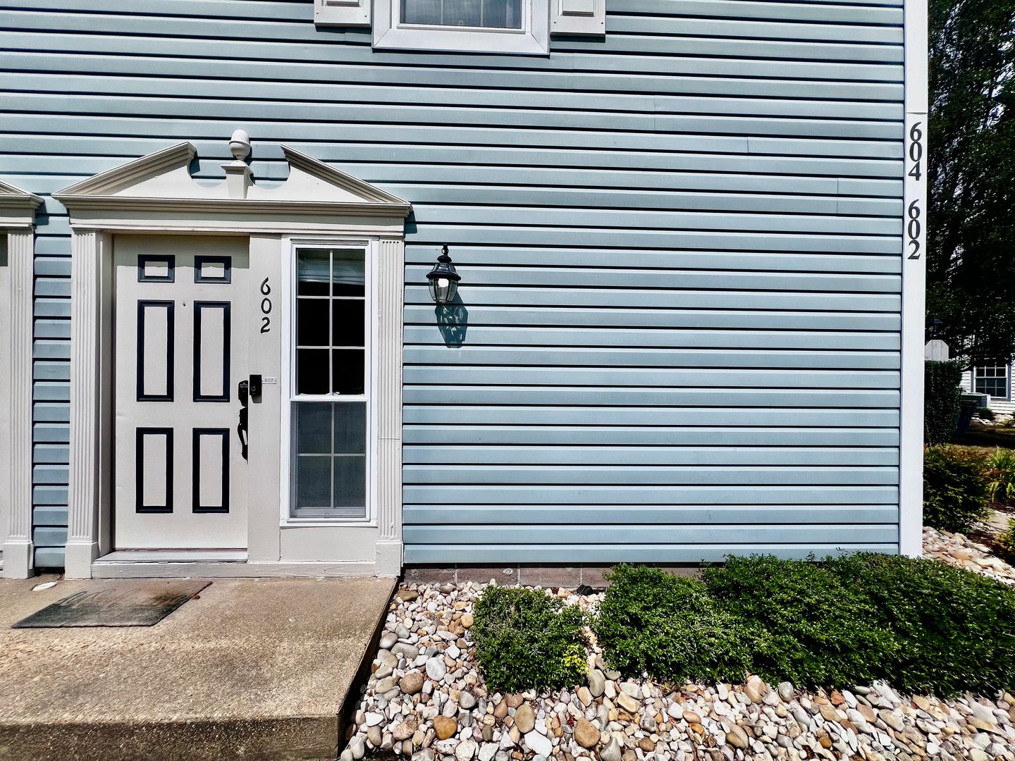 Gorgeous end unit condo