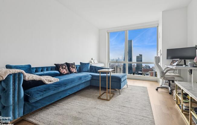 460 W 42 ST