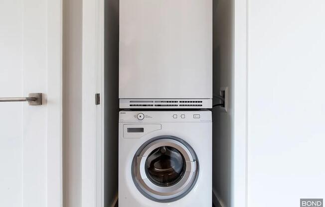 1 bed, 1 bath, $3,700, Unit 2J