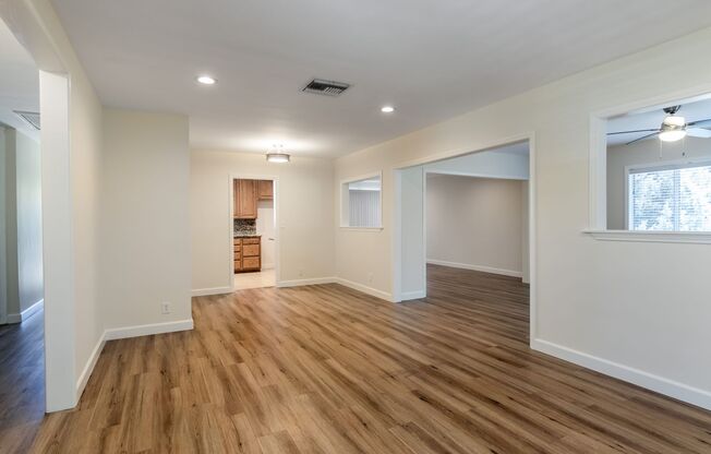 Charming 3 Bedroom 2 Bath home South of the Blvd
