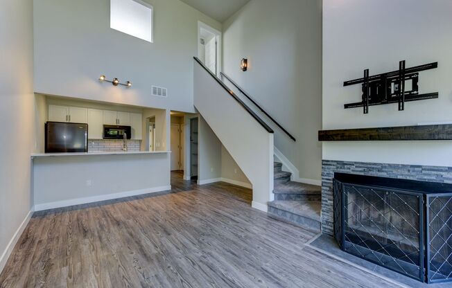 2 Bedroom Condo in Great Location with Pool and Underground Parking!!
