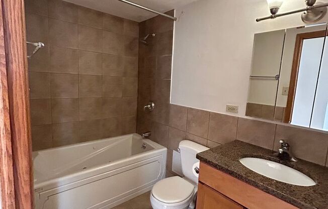 1 bed, 1 bath, 700 sqft, $1,825, Unit 418-0902