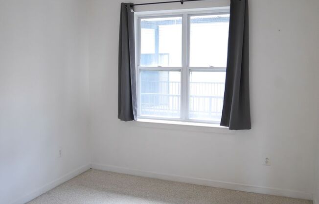 2 beds, 2 baths, $2,200, Unit Unit 307