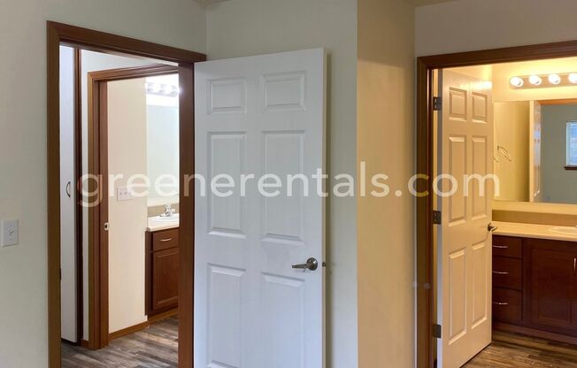 2 beds, 2 baths, 1,050 sqft, $1,725, Unit 1421-104