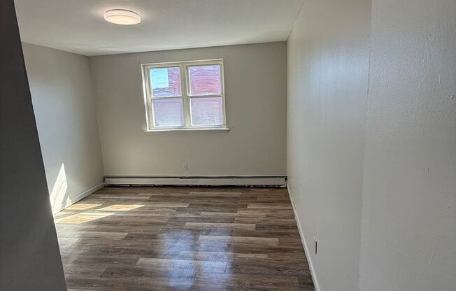 1 bed, 1 bath, 550 sqft, $1,150, Unit 410