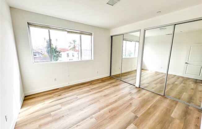 1183 Crenshaw Boulevard