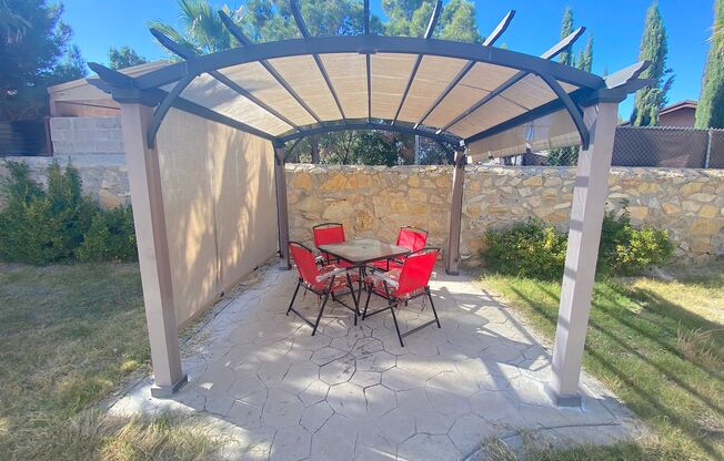 3 beds, 2.5 baths, $1,900