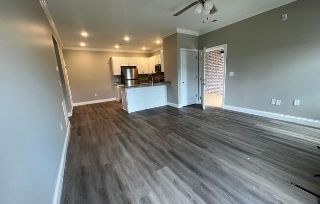 807 Brush Creek
