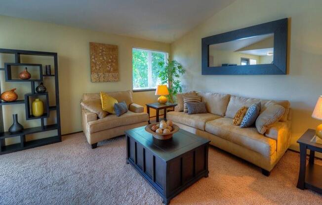 Tacoma Apartments- Heatherstone Apartments-living room