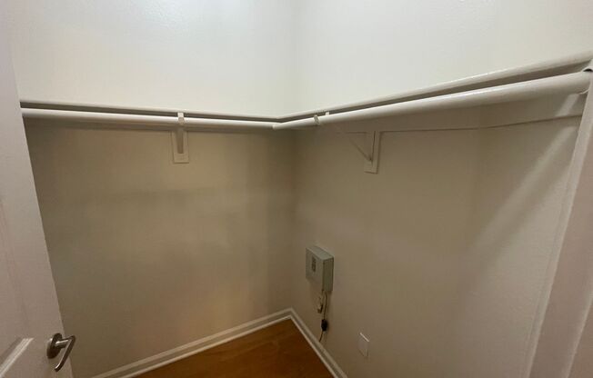 2 beds, 2 baths, $2,299, Unit #181