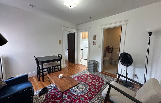 1 bed, 1 bath, 321 sqft, $1,750