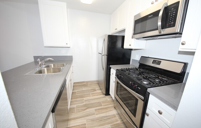 Studio, 1 bath, $2,595, Unit 213