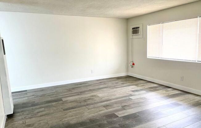 319 S. Alessandro St.