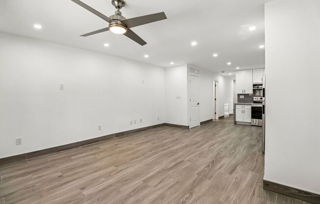 3 beds, 2 baths, 1,014 sqft, $3,115, Unit 38