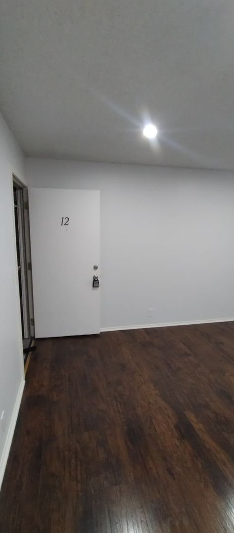 1 bed, 1 bath, 816 sqft, $1,995