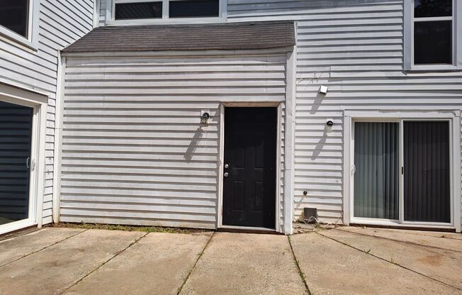 3BD/2BA Townhome in Stonington!