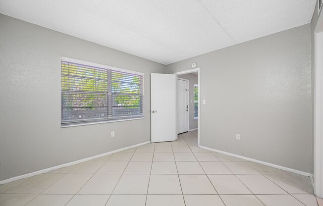 2 beds, 1.5 baths, 850 sqft, $1,575, Unit B111