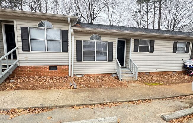 2bd/1ba Apt. close Downtown Salisbury & easy access to I-85