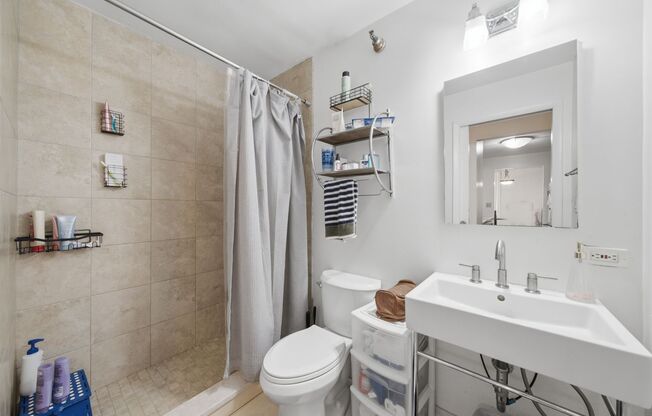 2 beds, 2 baths, $3,700, Unit # 502