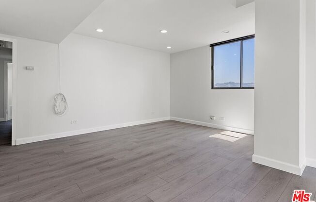 2 beds, 1.8 baths, 1,114 sqft, $5,400, Unit 1703