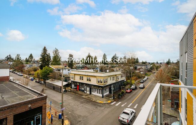 2 beds, 2 baths, 743 sqft, $1,845, Unit 3011 NE Killingsworth Street - Unit 204