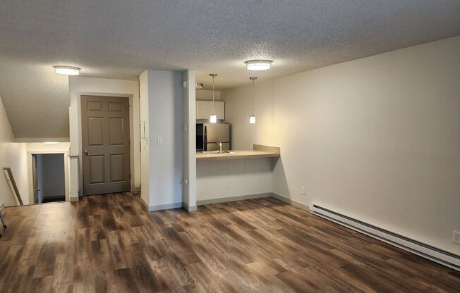 1 bed, 1 bath, 744 sqft, $1,895, Unit 102