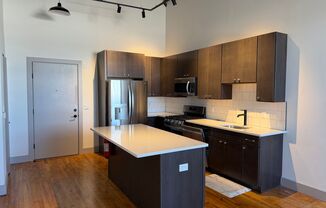 1 bed, 1 bath, 735 sqft, $1,650, Unit 250