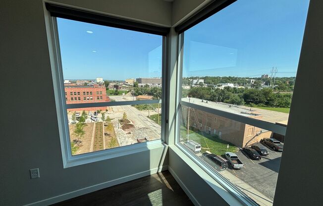 2 beds, 2 baths, 957 sqft, $1,850, Unit 517 - B1120 Corner Unit