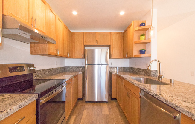 Elegantly Upgraded 2 Bed/1 Bath Condo in UTC with Private Patio/Washer & Dryer! Reduced Deposit $1500!