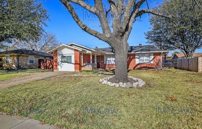 1911 HILLCREST DR