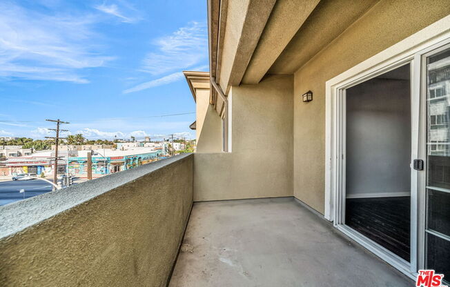 1 bed, 1 bath, 715 sqft, $2,195, Unit 305