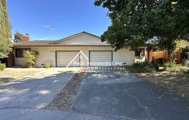 A Nice Fair Oaks 2bd/2ba Duplex with Garage near Madison & Sunrise Blvd